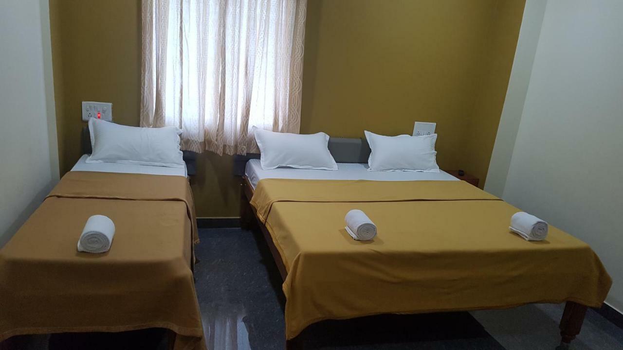 Blue Crystal Lodge Shimoga Exterior photo