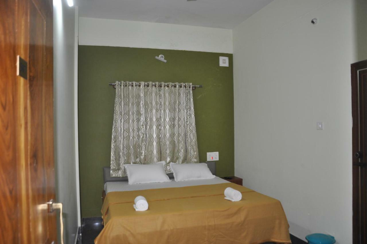 Blue Crystal Lodge Shimoga Exterior photo