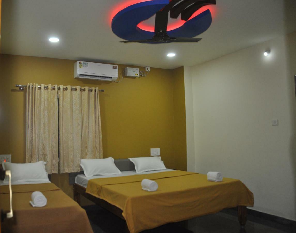 Blue Crystal Lodge Shimoga Exterior photo