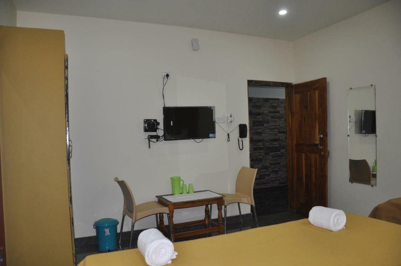 Blue Crystal Lodge Shimoga Exterior photo